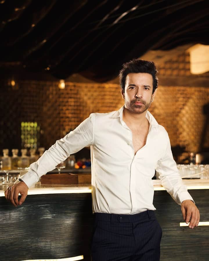 Actually, actor is talking about Aamir Ali today. Aamir Ali is a very good friend of Sohail Khan and has done a great job in many TV shows.