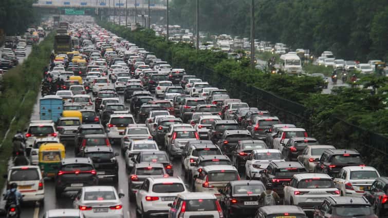 Heavy Rain, Waterlogging Choke Delhi-NCR; Old Railway Bridge To Be Closed Heavy Rain, Waterlogging Choke Delhi-NCR; Old Railway Bridge To Be Closed