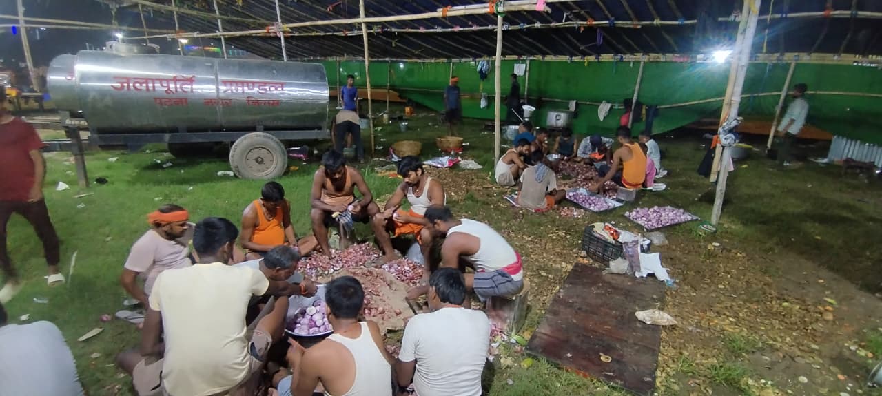 पटना आए कांग्रेस कार्यकर्ताओं को डिनर में मिला पुलाव-मुर्गा, दाल और सब्जी, सुबह में छोला-पूड़ी से होगी यात्रा की शुरुआत