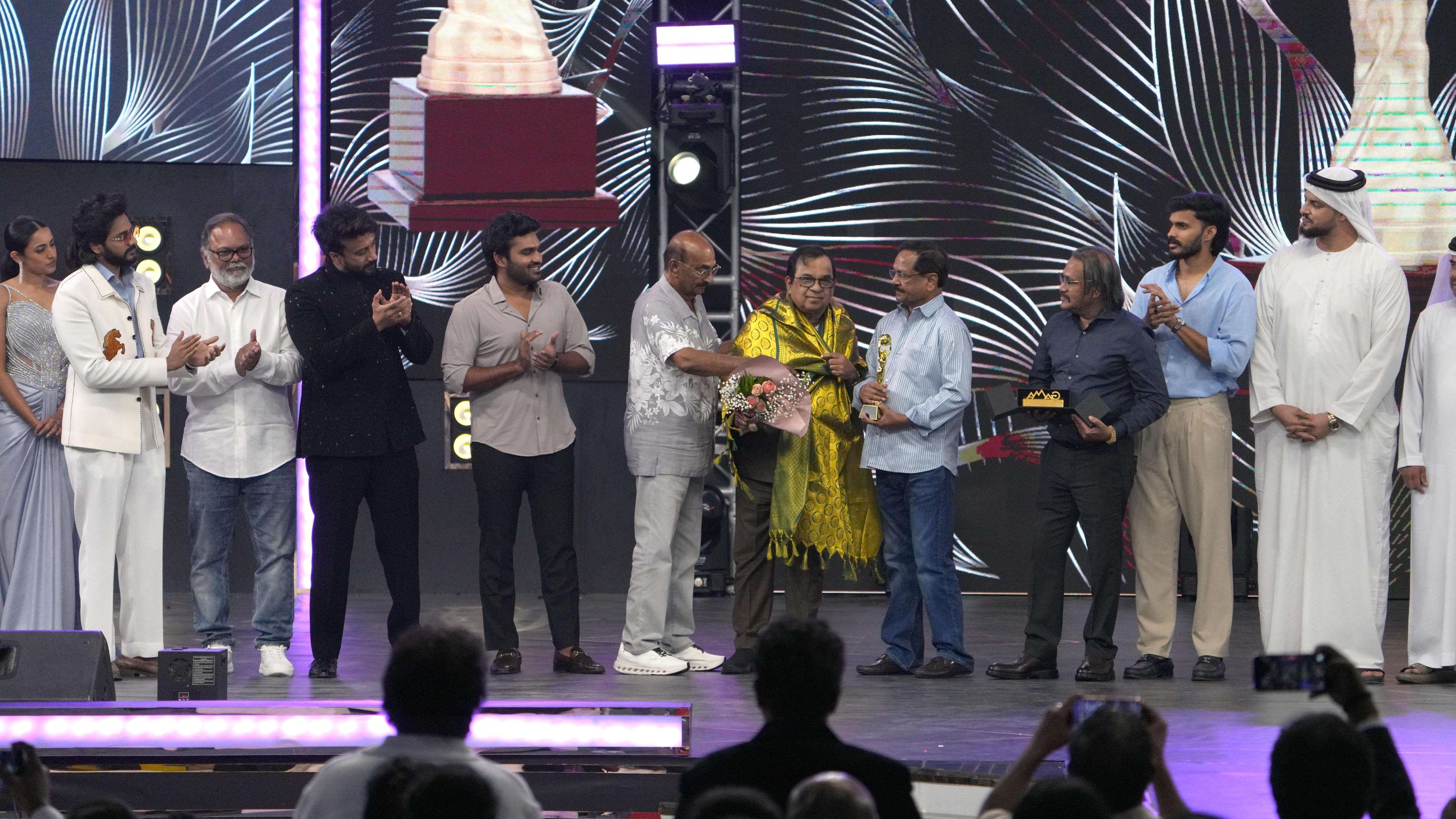 Gama Awards 2025: బెస్ట్ యాక్టర్ అల్లు అర్జున్... బెస్ట్ మూవీ 'పుష్ప 2' - దుబాయ్లో వైభవంగా గామా అవార్డ్స్