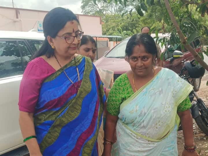 புகழூர் குடிநீர் பிரச்சனை: நடிகை அம்பிகா பாதிக்கப்பட்டவர்களை சந்தித்து ஆறுதல்