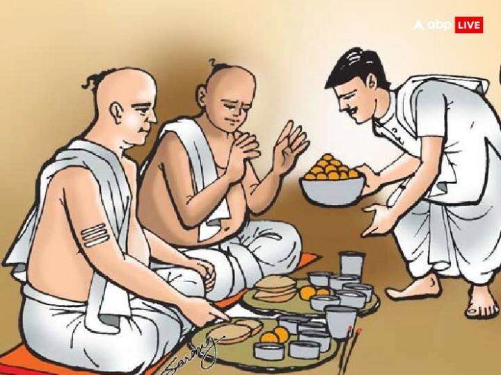 పితృ పక్షం సెప్టెంబర్ 7 నుంచి సెప్టెంబర్ 21 వరకు ఉంటుంది. ఈ సమయంలో పూర్వీకుల మరణ తేదీన శ్రాద్ధ కర్మతో పాటు బ్రాహ్మణులకు భోజనం పెడతారు, దీనివల్ల పూర్వీకుల ఆత్మకు శాంతి లభిస్తుందని నమ్ముతారు.