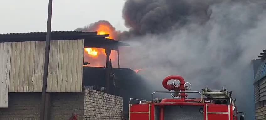 સુરત નજીક ભીષણ દુર્ઘટના: પલસાણાની ટેક્સટાઇલ મિલમાં પ્રચંડ બ્લાસ્ટ અને આગ, 2 લોકોના મોત અને 22 ઇજાગ્રસ્ત