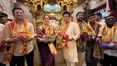 Manoj Bajpayee च्या चित्रपटाची टीम सिद्धीविनायक मंदिरात; सिनेमा रिलीज होण्यापूर्वी घेतलं बाप्पाचं दर्शन