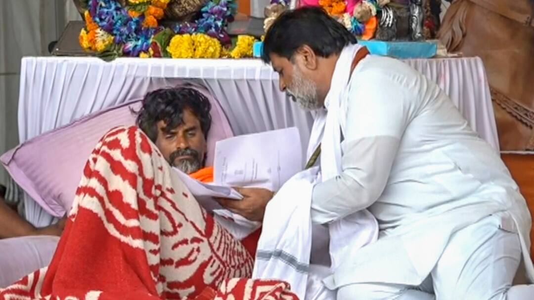 ‘We Have Won’: Jarange Ends Fast As Maharashtra Panel Accepts Key Demands, Including GR On Kunbi Certificates maratha-reservation-protest-manoj-jarange-deadline-hc-eviction-maharashtra-govt-Kunbi-Certificates ‘We Have Won’: Jarange Ends Fast As Maharashtra Panel Accepts Key Demands, Including GR On Kunbi Certificates