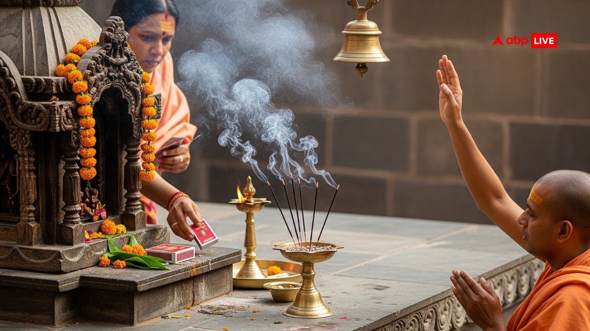 Daan: मंदिर में करें ये 6 चीजें दान, दूर होंगे संकट, आएगी सुख-समृद्धि! जानें शुभ दान का महत्व