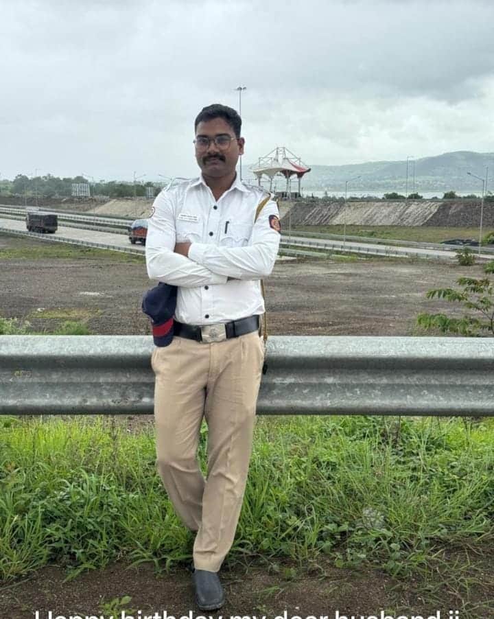 दरम्यान, अपघाताच्या घटनेचा तपास केला जात असून इतर जखमी दोन पोलीस कर्मचाऱ्यांवरही रुग्णालयात उपचार सूरू आहेत.