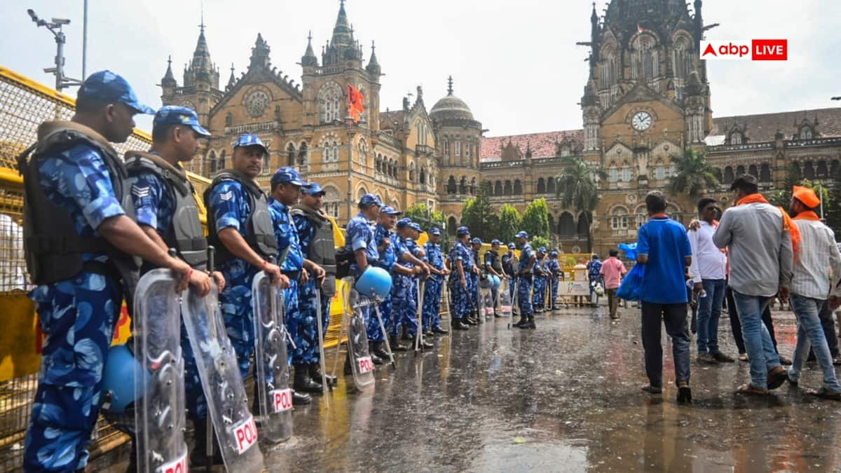 मराठा आरक्षण: मान गए मनोज जरांगे, खत्म किया अनशन, सरकार ने मानी सभी मांगें | बड़ी बातें