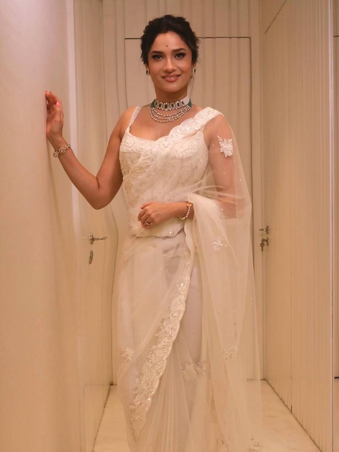 Ankita is also very famous for her saree collection. In which she gives Queen Vibes.