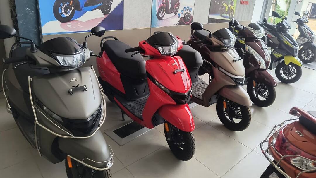 Jupiter முதல் Orbiter வரை.. TVS ஸ்கூட்டர்கள் முழு லிஸ்ட் - விலை, மைலேஜ் இதுதான்! Jupiter NTorq Zest Orbiter full TVS Scooters list price mileage automobile news Jupiter முதல் Orbiter வரை.. TVS ஸ்கூட்டர்கள் முழு லிஸ்ட் - விலை, மைலேஜ் இதுதான்!