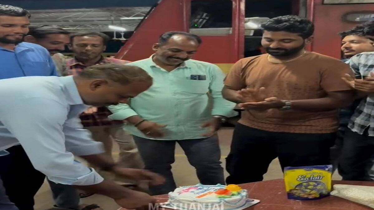 எங்கள் நண்பனுக்கு பர்த்டே... இரவில் கேக் வெட்டிய ரயில் பயணிகள்: யார் அந்த நண்பன் தெரியுங்களா?
