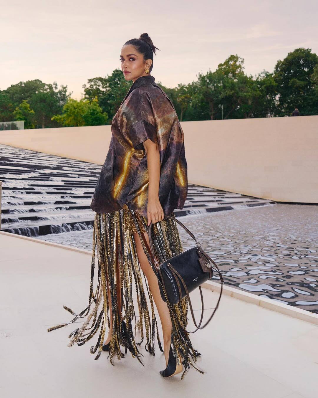 Every look of Deepika Padukone is not always less than a treat for fans. Whether it is a red carpet, a global event or a brand promotion opportunity, their style and style always manage to win heart. Something similar has been seen in 2025 LVMH prize where Deepika arrived as India's first jury member.