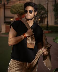 Bigg Boss 19: गौरव खन्ना कितने अमीर हैं? जानें नेट वर्थ, फैमिली और एजुकेशन से जुड़ी पूरी डिटेल्स