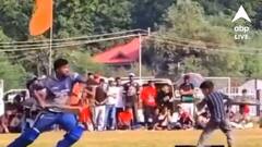 আউট হওয়ার পর বাঁশি বাজিয়ে ব্যঙ্গ, ব্যাট হাতে যুবককে মারতে ছুটলেন ব্যাটার, ভাইরাল ভিডিও