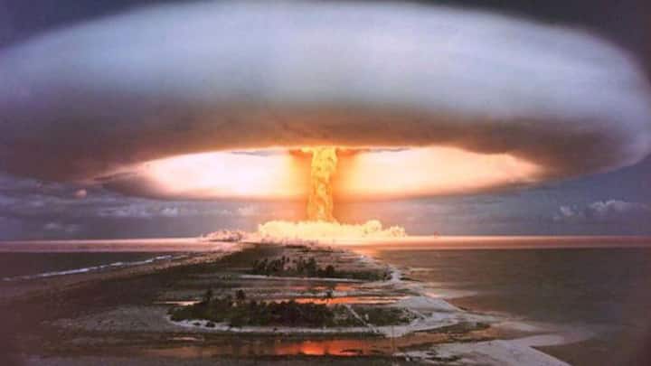 इसकी क्षमता 50 मेगाटन थी, यानी हिरोशिमा पर गिराए गए एटम बम से लगभग 3000 गुना ज्यादा शक्तिशाली था. वैज्ञानिकों का कहना है कि अगर आज किसी बड़े शहर पर ऐसा बम गिरा दिया जाए तो लाखों लोग तुरंत मारे जाएंगे और पूरे क्षेत्र पर दशकों तक रेडिएशन का असर रहेगा.