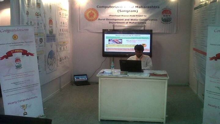 अगर कहीं को जानकारी नहीं है तो फिर आपको अपने नजदीकी सीएससी सेंटर जाना होगा. वहां जाकर आप योजना में अपनी किस्त का स्टेटस चेक करवा सकती है. ऑपरेटर को आपको अपना आधार कार्ड या रजिस्ट्रेशन नंबर बताना होगा.