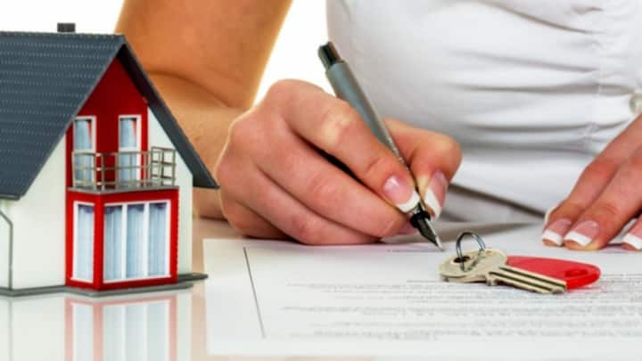 But if the registry of the house is completely named after the elder son and the father himself has given up the ownership. So without the consent of the elder son, the younger son cannot become the owner. It is important to understand this because this often causes disputes in families.