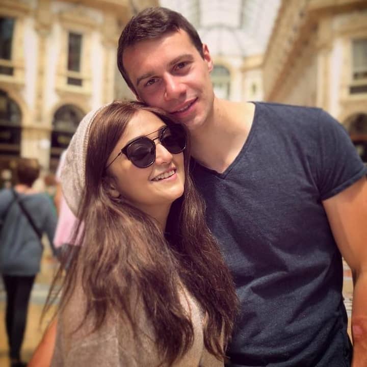 According to reports, the married life of National Award winner Monali is going through a difficult period. It is being said that she and her husband are going to divorce soon.