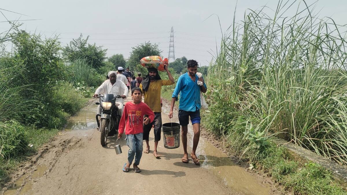 दिल्ली के निचले इलाकों में बाढ़ का खतरा, यमुना का जलस्तर खतरे के निशान से ऊपर, लोगो में दहशत