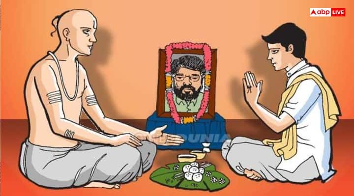 वास्तु शास्त्र में सभी चीजों के रख-रखाव के साथ ही पितरों की तस्वीर लगाने के लिए भी दिशा और नियम बताए गए हैं. इसलिए यह जान लीजिए कि पूर्वजों की तस्वीर किस दिशा में लगाएं और किस दिशा में नहीं लगाएं.
