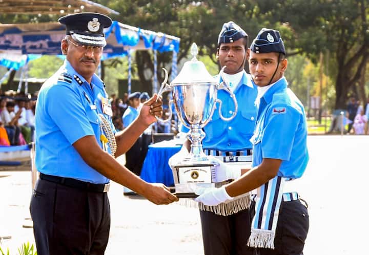 मीडिया रिपोर्ट्स के अनुसार मध्य प्रदेश, छत्तीसगढ़, ओडिशा और गुजरात में राज्य पुलिस भर्तियों में अग्निवीरों को आरक्षण दिया जाएगा.