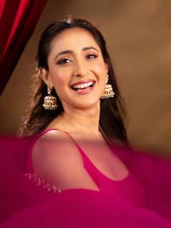 Pragya Jaiswal PHOTO: પિંક આઉટફીટમાં ગોર્જિયસ લાગી પ્રજ્ઞા, તસવીરો પર ફિદા થયા ફેન્સ