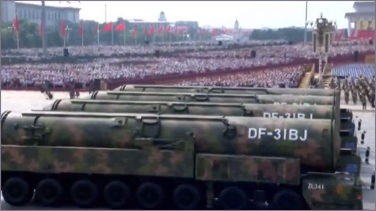 China New Weapons: செதறடிவிட்ட சீனா; பிரமாண்ட ராணுவ அணிவகுப்பில் இடம்பெற்ற நவீன ஆயுதங்கள் என்னென்ன தெரியுமா.?