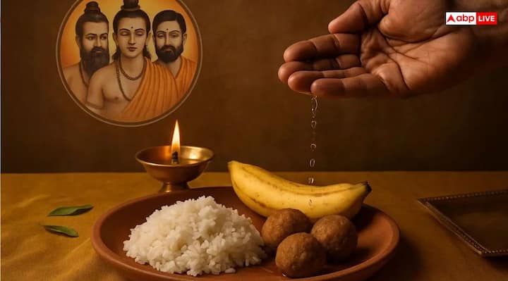 वास्तु के अनुसार, पितरों की तस्वीर कभी भी लिविंग रूम, बेडरूम और पूजाघर में नहीं लगाएं. इन जगहों पर पितरों की तस्वीर होने से घर-परिवार में परेशानियां बढ़ती हैं.