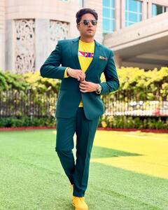 Bigg Boss 19: गौरव खन्ना कितने अमीर हैं? जानें नेट वर्थ, फैमिली और एजुकेशन से जुड़ी पूरी डिटेल्स