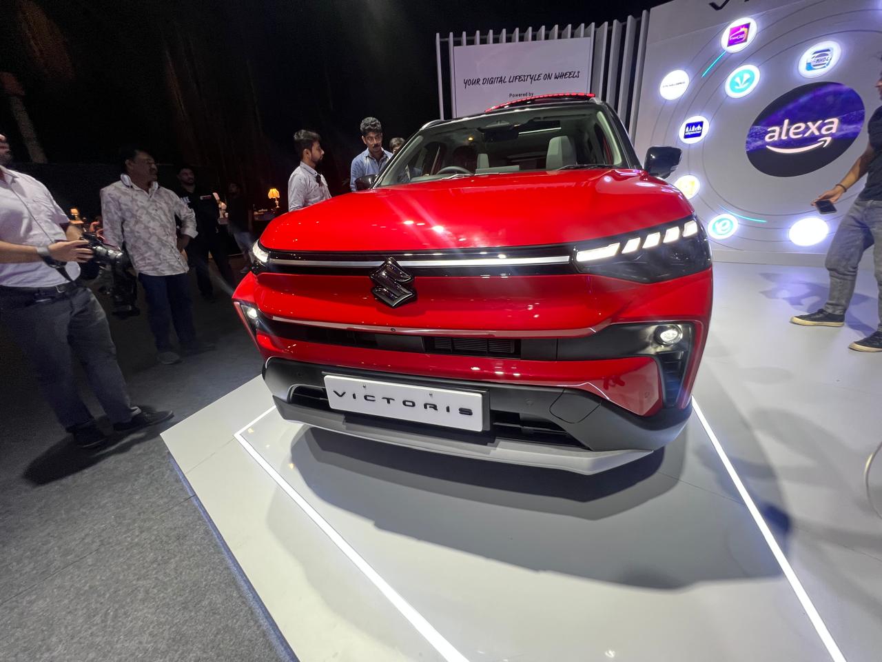 Maruti ने लॉन्च की 5-स्टार सेफ्टी वाली नई Victoris SUV, देखिए कैसा है गाड़ी का फर्स्ट लुक?