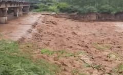 ਪੰਜਾਬੀਓ ਸਾਵਧਾਨ! ਚੰਡੀਗੜ੍ਹ 'ਚ ਹਾਲਾਤ ਵਿਗੜੇ, ਸੁਖਨਾ ਫਲੱਡ ਗੇਟ ਖੁੱਲ੍ਹੇ, ਸਕੂਲ ਬੰਦ, ਜਾਰੀ ਹੋ ਗਿਆ ਅਲਰਟ