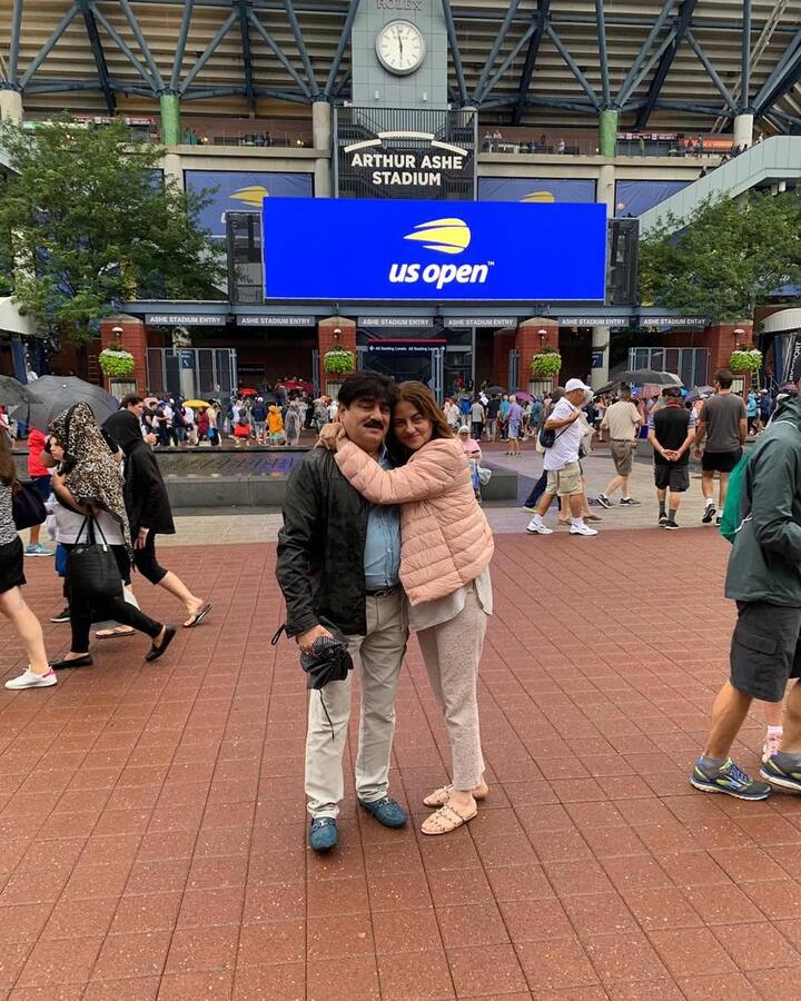 Since marriage, his in -laws are also constantly in the limelight. Interestingly, Sonakshi gives more love to her mother-in-law than her son. This is the reason that his bonding is often seen on social media.