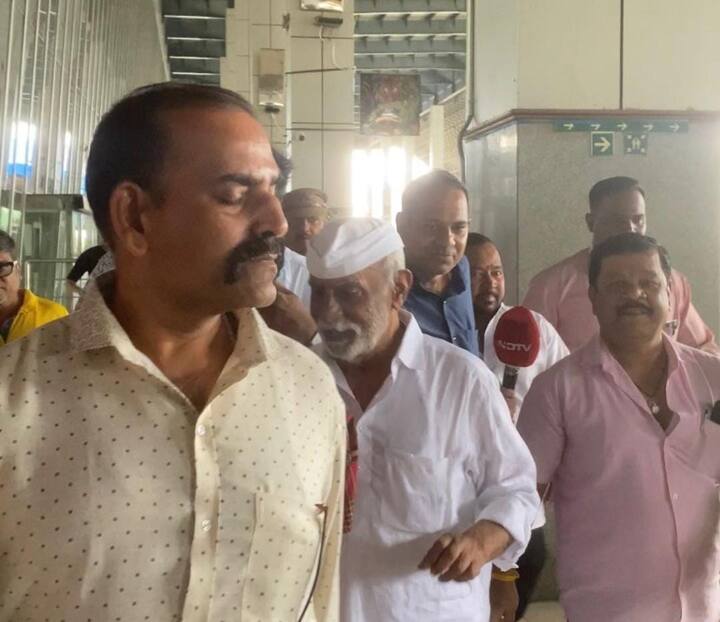 जामसांडेकर यांची घाटकोपर येथे त्यांच्या निवासस्थानी भरदिवसा हत्या करण्यात आली होती. या प्रकरणात 18 वर्षानंतर अरुण गवळी याला जामीन मंजूर करण्यात आल्याने त्याच्या सुटकेचा मार्ग मोकळा झाला आहे.