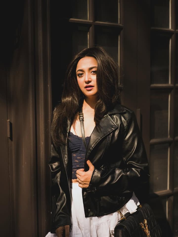 Singer Monali Thakur is currently in the headlines for her personal life.
