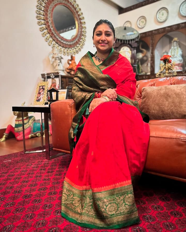 Mohina has become the mother of two children. She may have said goodbye to acting, but even today she is associated with dance. She often shares dance videos on social media.