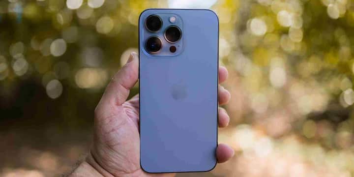Nevertheless, companies mention the fact to show how valuable their devices are. For example, Apple himself suggests that he recycle gold from the old iPhones every year and protects the environment as well as protects precious resources.