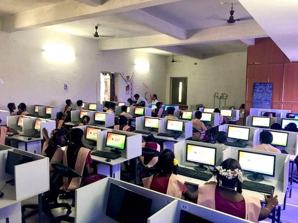 அரசுப் பள்ளிகளில் கணினி கல்வி; 60,000 ஆசிரியர்களின் எதிர்காலம் கேள்விக்குறி?