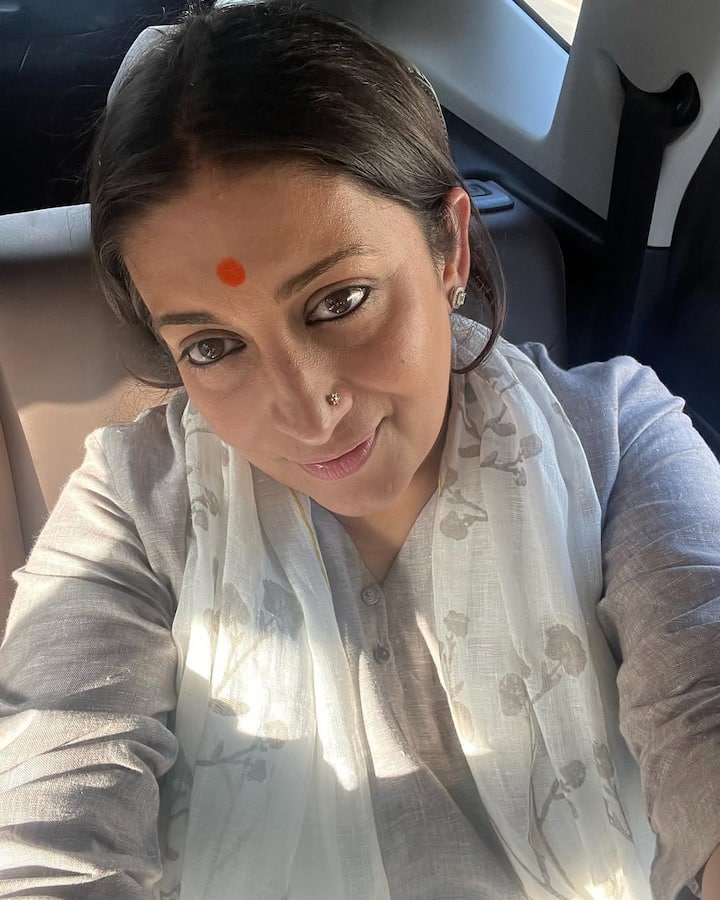 Smriti Irani has made a comeback from the second season of mother -in -law Kabhi Bhi Bahu Thi. She is once again impressing people by becoming Tulsi.