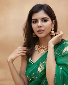 'लोका चैप्टर 1' की एक्ट्रेस कल्याणी प्रियदर्शन कौन हैं और कितनी पढ़ी लिखी हैं? जानें सब कुछ