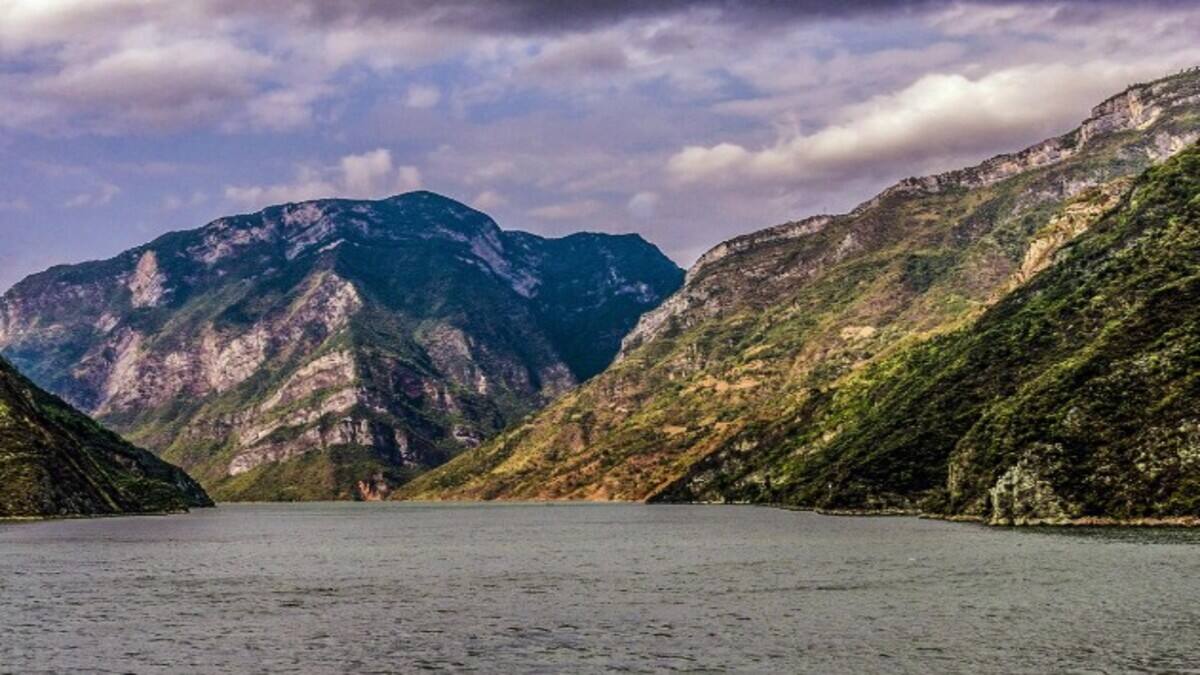 चीन में सिर्फ 'ग्रेट वॉल ऑफ चाइना' नहीं है घूमने की जगह, ये टूरिस्ट प्लेस भी नहीं करेंगे मायूस