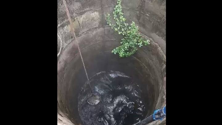 विशेष म्हणजे गेल्या सहा महिन्यापासून हा प्रकार सुरू असल्याचे गावकऱ्यांचे म्हणणे असून विहिरीतून बादलीने पाणी वर काढल्यानंतर ते पाण्यात हात घालून या गरम पाण्याचा अनुभव घेत आहेत.