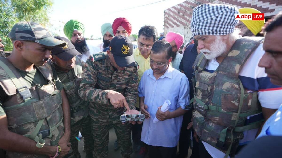 पंजाब के बाढ़ प्रभावित इलाकों का अरविंद केजरीवाल ने किया दौरा, देखें तस्वीरें और वीडियो