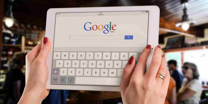 कभी-कभी आपको लगेगा कि आपने सही पासवर्ड डाला है लेकिन अकाउंट खुल ही नहीं रहा. इसका मतलब है कि किसी ने पासवर्ड बदल दिया है और अब आपको बाहर कर दिया गया है.