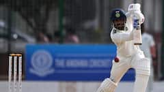 सेमीफाइनल में ऋतुराज गायकवाड़ ने ठोका दमदार शतक, जानें कैसे टीम इंडिया की इस मुश्किल का कर सकते हैं अंत