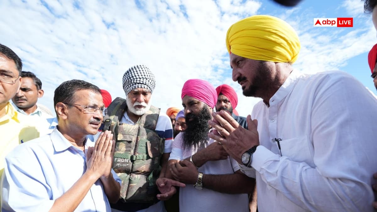 पंजाब के बाढ़ प्रभावित इलाकों का अरविंद केजरीवाल ने किया दौरा, देखें तस्वीरें और वीडियो