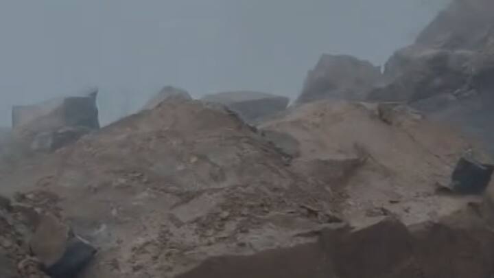 सकाळी 8 वाजल्यापासून घाट वाहतुकीसाठी बंद करण्यात आला आहे.