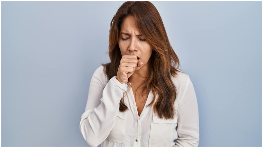 Cough Syrup Death: இருமல் டானிக்கால் குழந்தைகள் பலி; அதிர்ச்சி தரும் காரணம்- மருத்துவர் எச்சரிக்கை! மாற்று வழிகள்