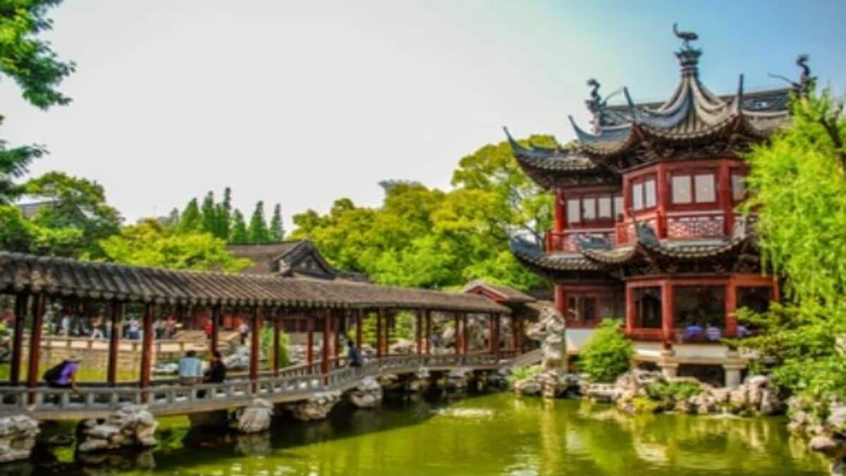 चीन में सिर्फ 'ग्रेट वॉल ऑफ चाइना' नहीं है घूमने की जगह, ये टूरिस्ट प्लेस भी नहीं करेंगे मायूस