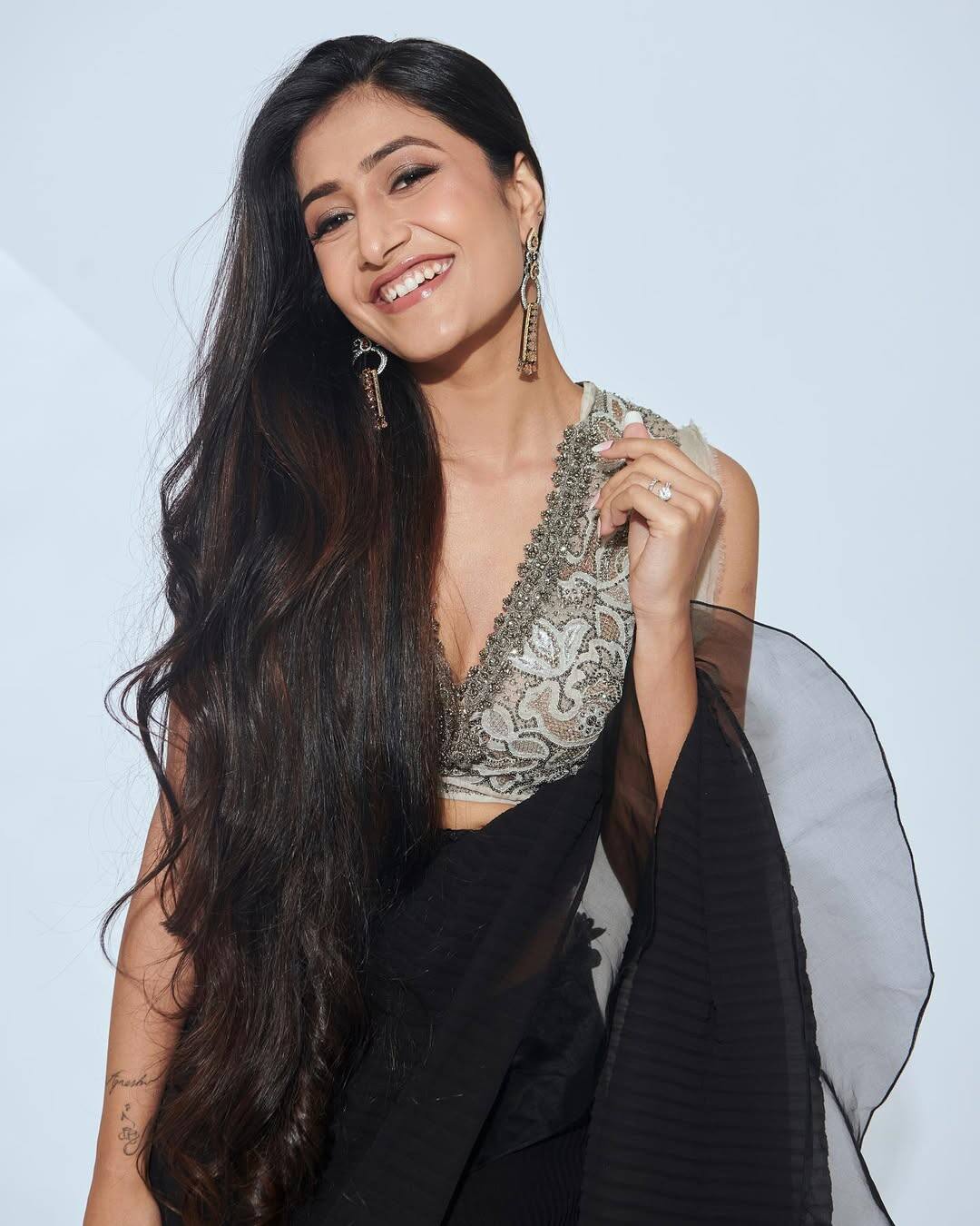 Dhanashree Verma's long dense hair attracts everyone. Recently, Dhanashree Verma shared her healthy hair secret with fans.