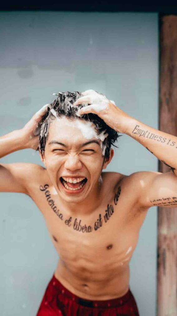 मुलांनी शॅम्पूने केस धुवावे की नाही?